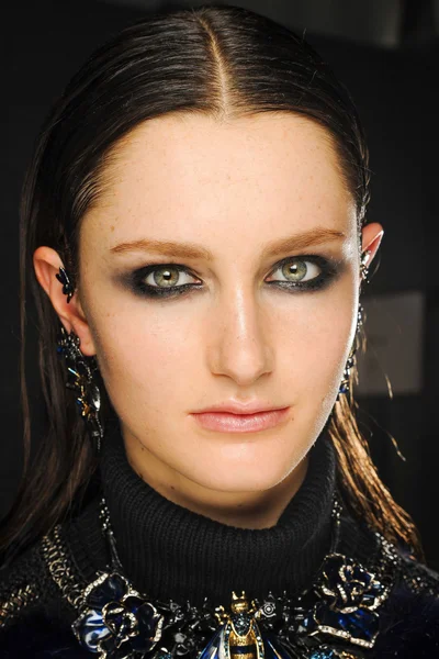 Look 18